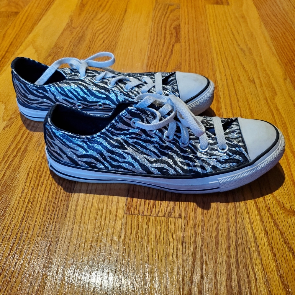Zebra Converse Low top size 7 womens  Silver & black